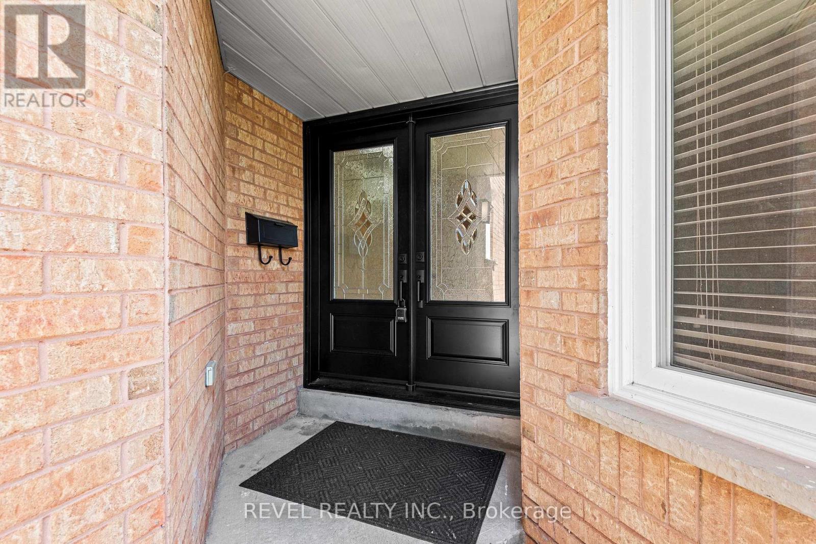 Main - 1005 Sandcliff Drive, Oshawa, Ontario  L1K 2E4 - Photo 4 - E12476061