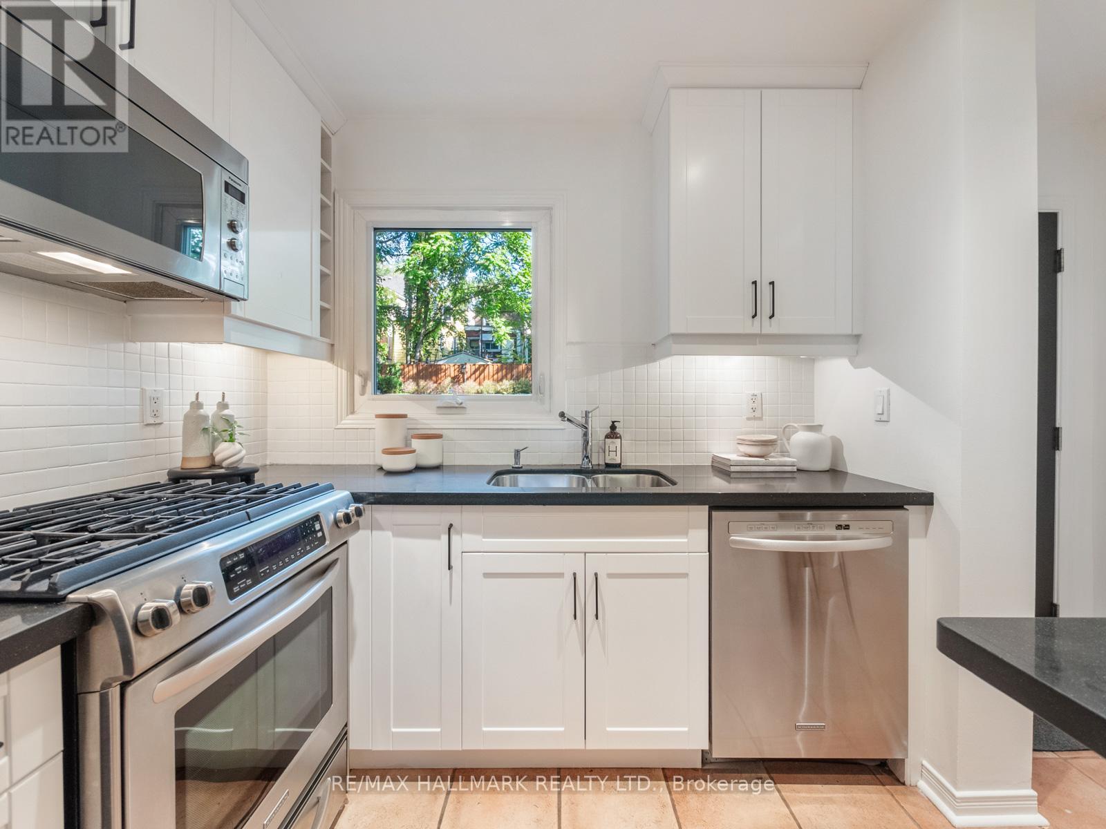 2 - 66 Boultbee Avenue, Toronto (Blake-Jones), Ontario  M4J 1B1 - Photo 7 - E12476078