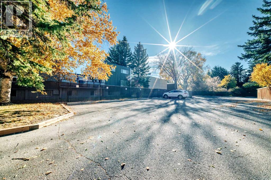 210, 1001 68 Avenue SW, Calgary, Alberta