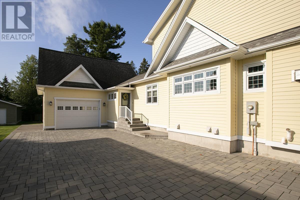 231 Macdonald Ave, Sault Ste. Marie, Ontario  P6B 6L6 - Photo 6 - SM252543