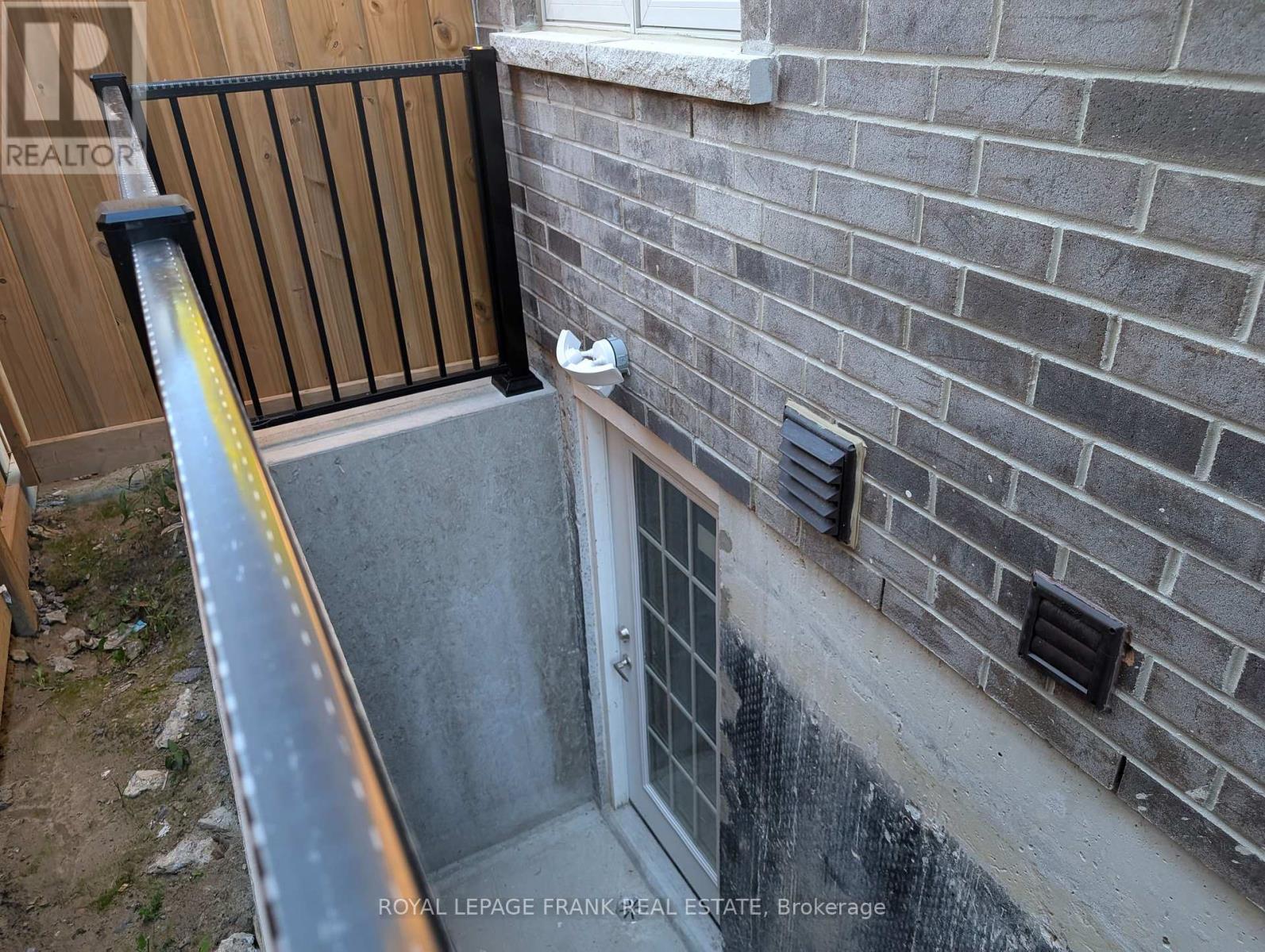 Bsmt - 41 Morley Crescent, Whitby, Ontario  L1R 0P1 - Photo 2 - E12476307
