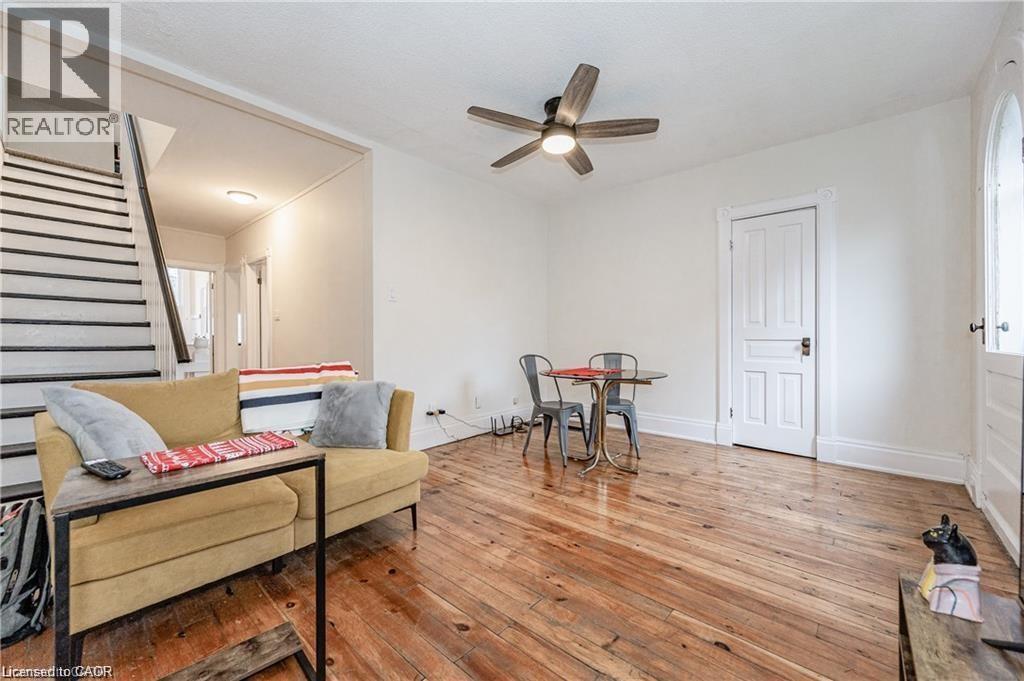 17 Hilda Place Unit# Upper 