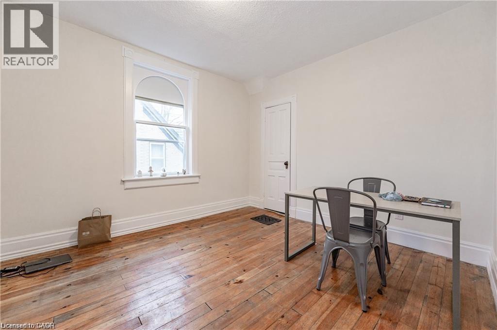 17 Hilda Place Unit# Upper 