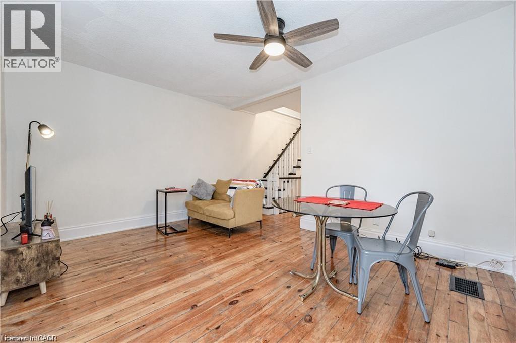 17 Hilda Place Unit# Upper 
