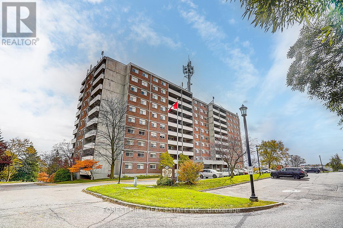706 - 40 William Roe Boulevard, Newmarket (Central Newmarket), Ontario  L3Y 5N4 - Photo 1 - N12476025