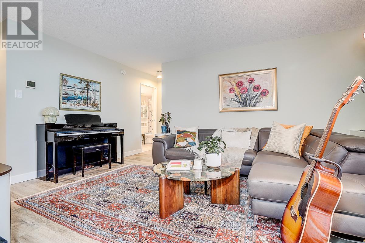 706 - 40 William Roe Boulevard, Newmarket (Central Newmarket), Ontario  L3Y 5N4 - Photo 10 - N12476025