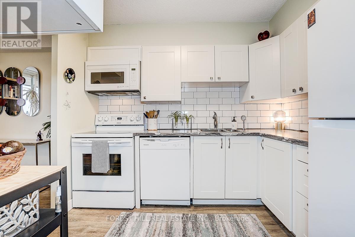706 - 40 William Roe Boulevard, Newmarket (Central Newmarket), Ontario  L3Y 5N4 - Photo 19 - N12476025