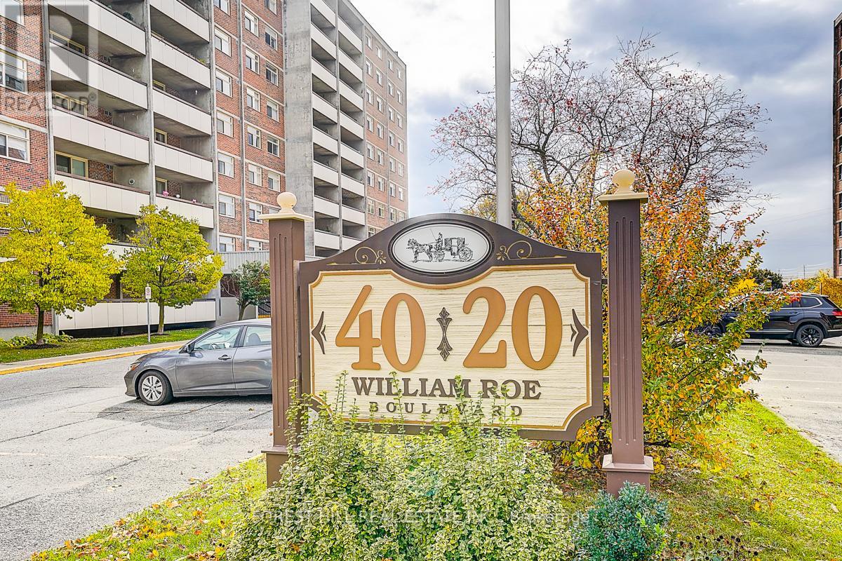 706 - 40 William Roe Boulevard, Newmarket (Central Newmarket), Ontario  L3Y 5N4 - Photo 2 - N12476025