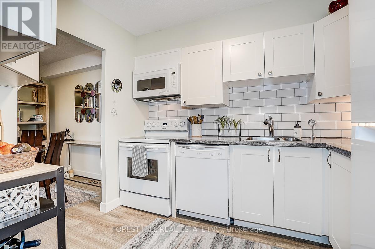 706 - 40 William Roe Boulevard, Newmarket (Central Newmarket), Ontario  L3Y 5N4 - Photo 22 - N12476025