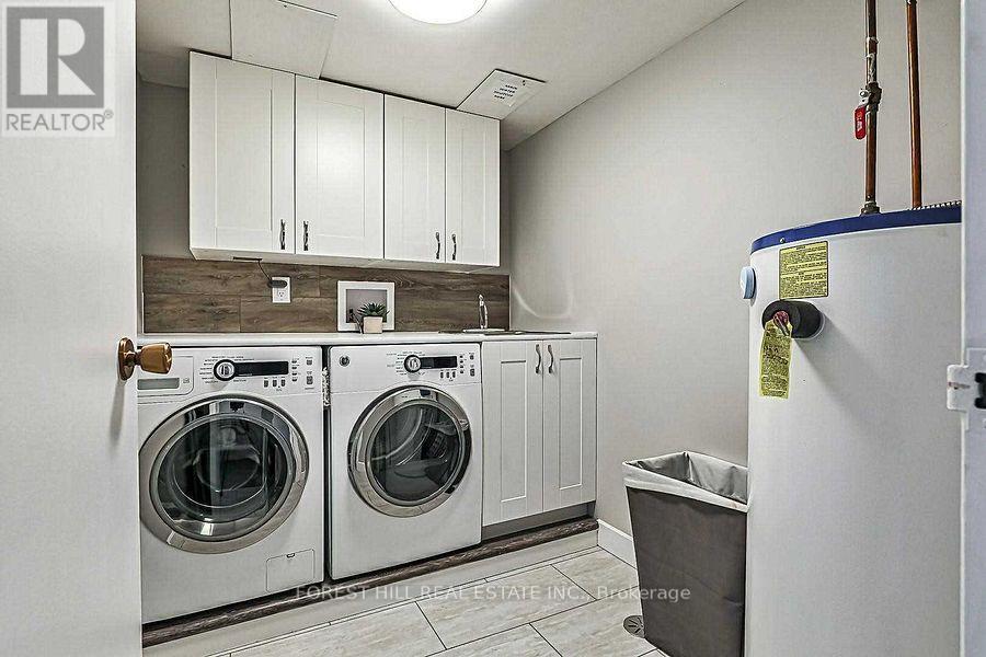 706 - 40 William Roe Boulevard, Newmarket (Central Newmarket), Ontario  L3Y 5N4 - Photo 28 - N12476025