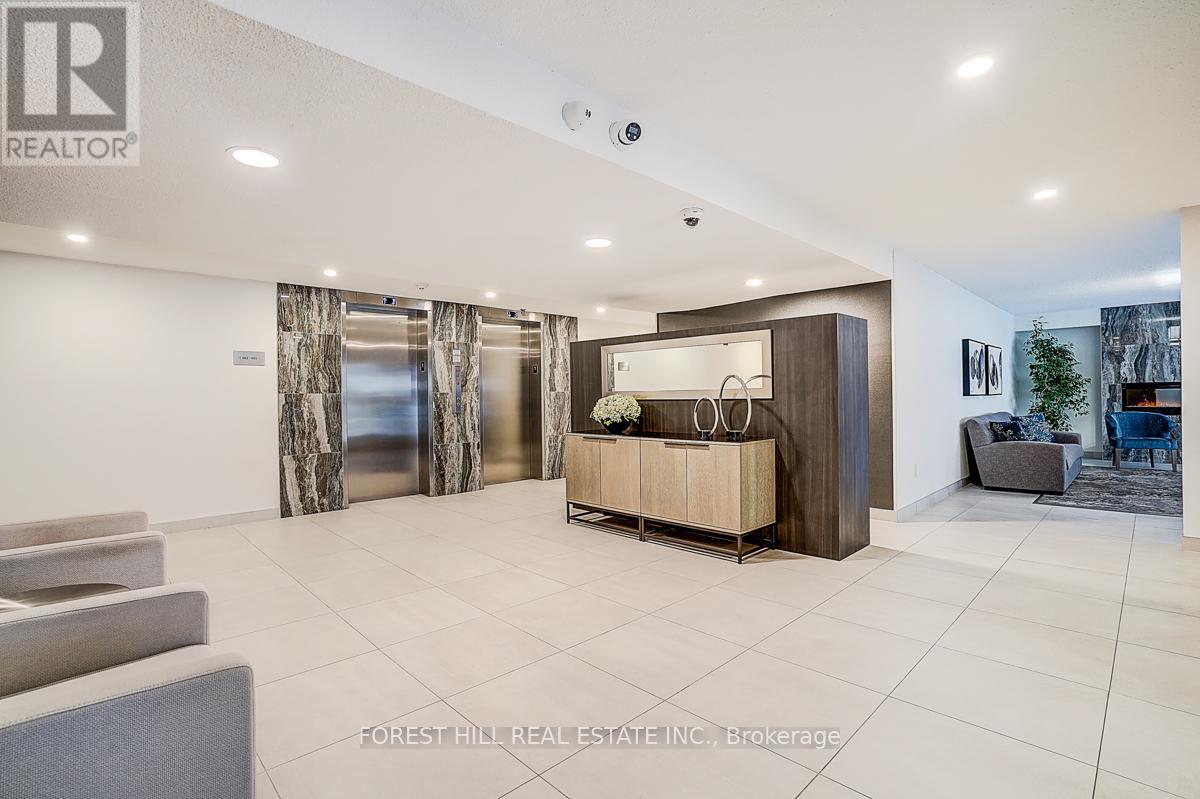 706 - 40 William Roe Boulevard, Newmarket (Central Newmarket), Ontario  L3Y 5N4 - Photo 4 - N12476025
