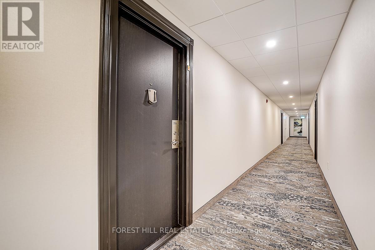 706 - 40 William Roe Boulevard, Newmarket (Central Newmarket), Ontario  L3Y 5N4 - Photo 5 - N12476025