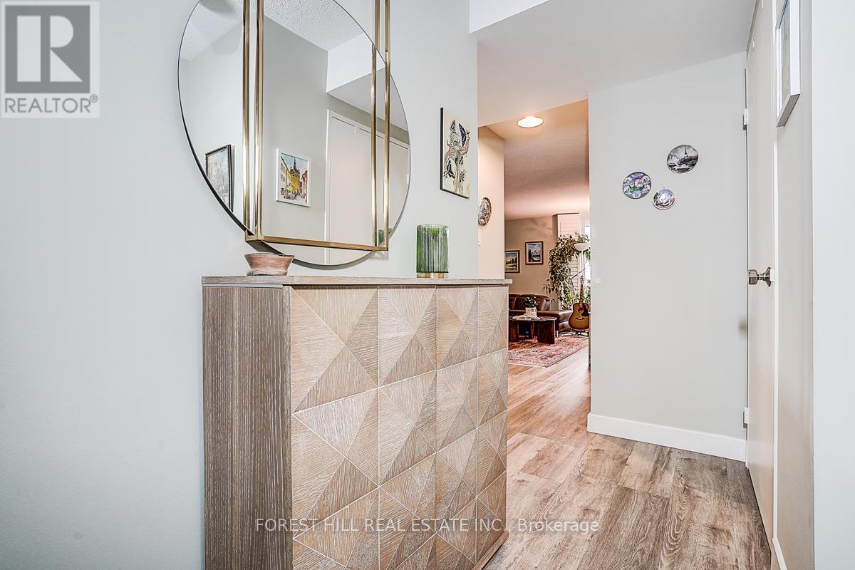 706 - 40 William Roe Boulevard, Newmarket (Central Newmarket), Ontario  L3Y 5N4 - Photo 7 - N12476025