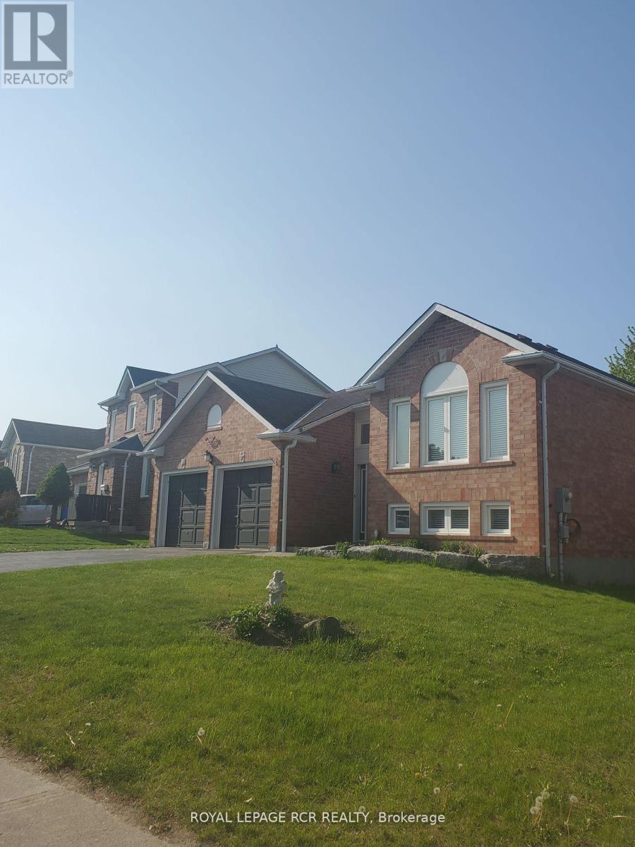 199 King Street, East Gwillimbury, Ontario  L0G 1M0 - Photo 1 - N12476053