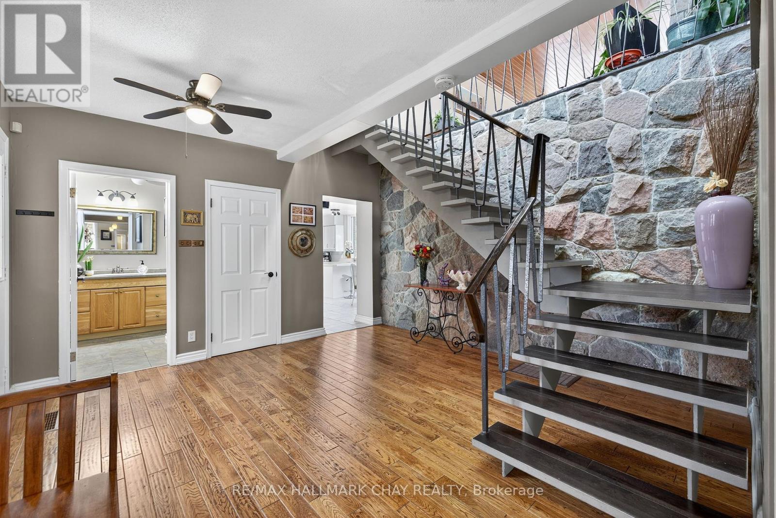 39 Highfield Crescent, Georgina (Historic Lakeshore Communities), Ontario  L4P 3C8 - Photo 12 - N12476097