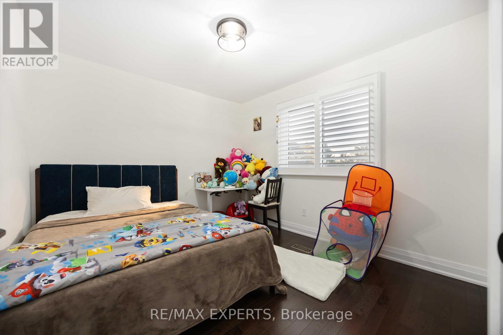 93 Stiver Drive, Newmarket (Bristol-London), Ontario  L3Y 7W2 - Photo 20 - N12476137