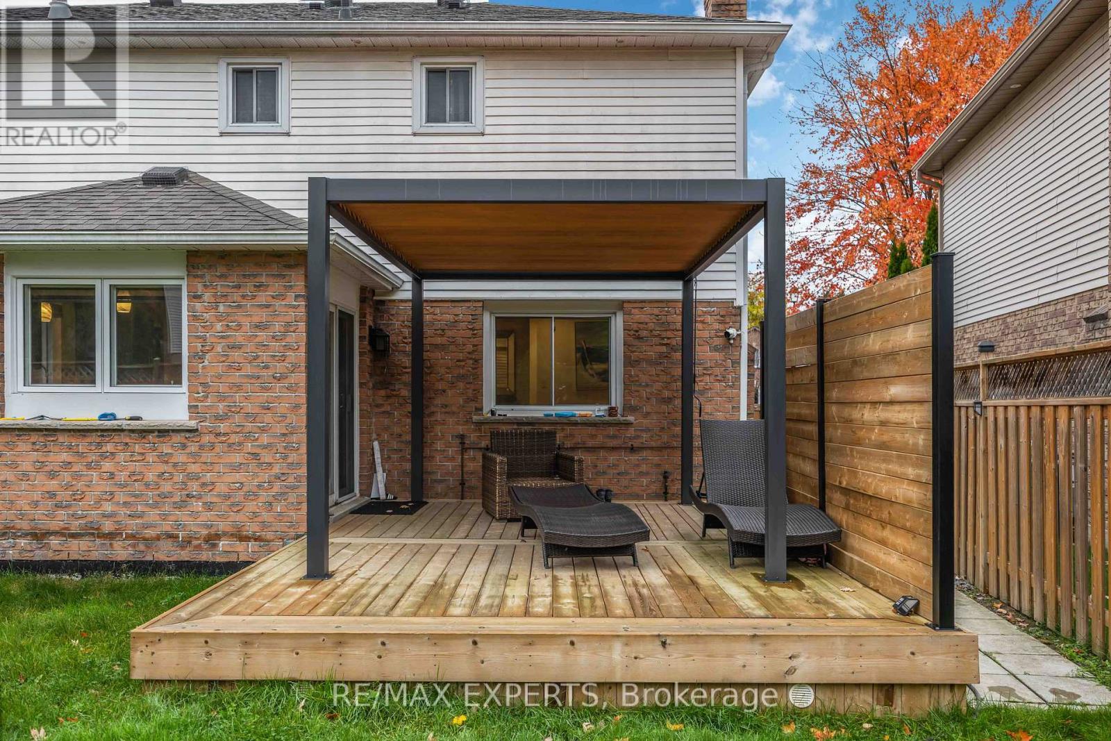 93 Stiver Drive, Newmarket (Bristol-London), Ontario  L3Y 7W2 - Photo 26 - N12476137