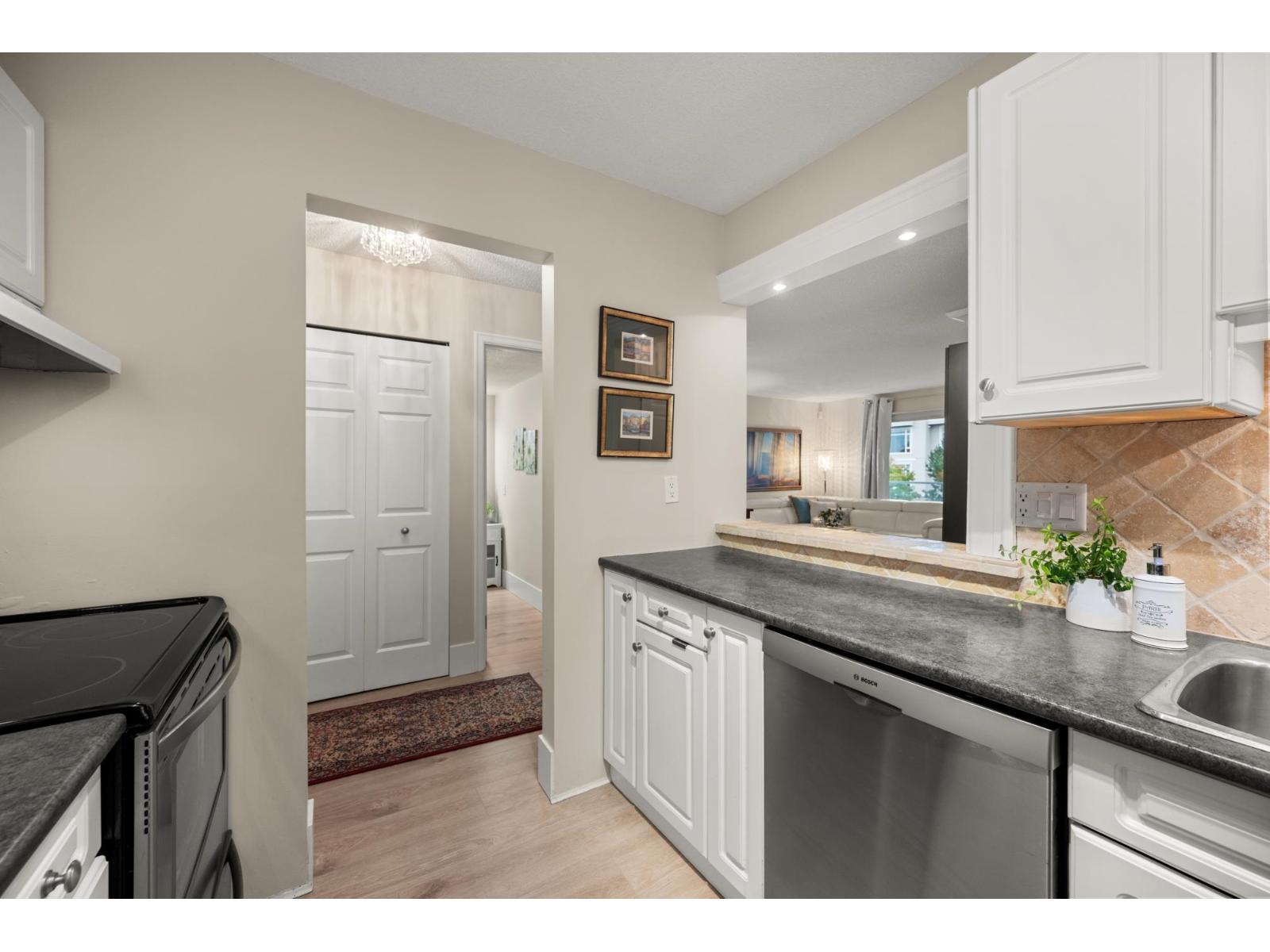 105 1354 Winter Street, White Rock, British Columbia  V4B 3Y1 - Photo 9 - R3060590