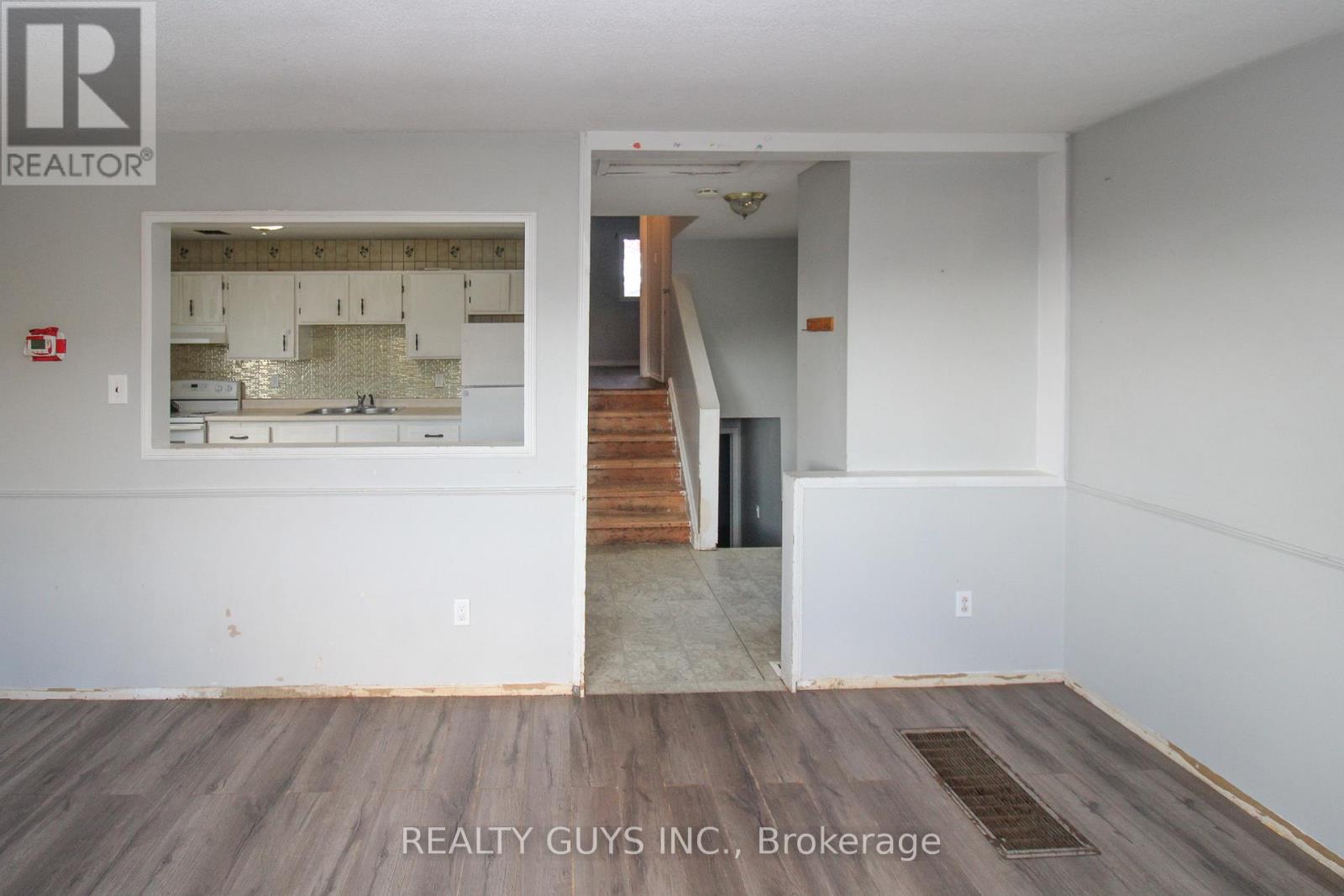 290 Mcfarlane Street, Peterborough, Ontario  K9H 1K4 - Photo 15 - X12476246