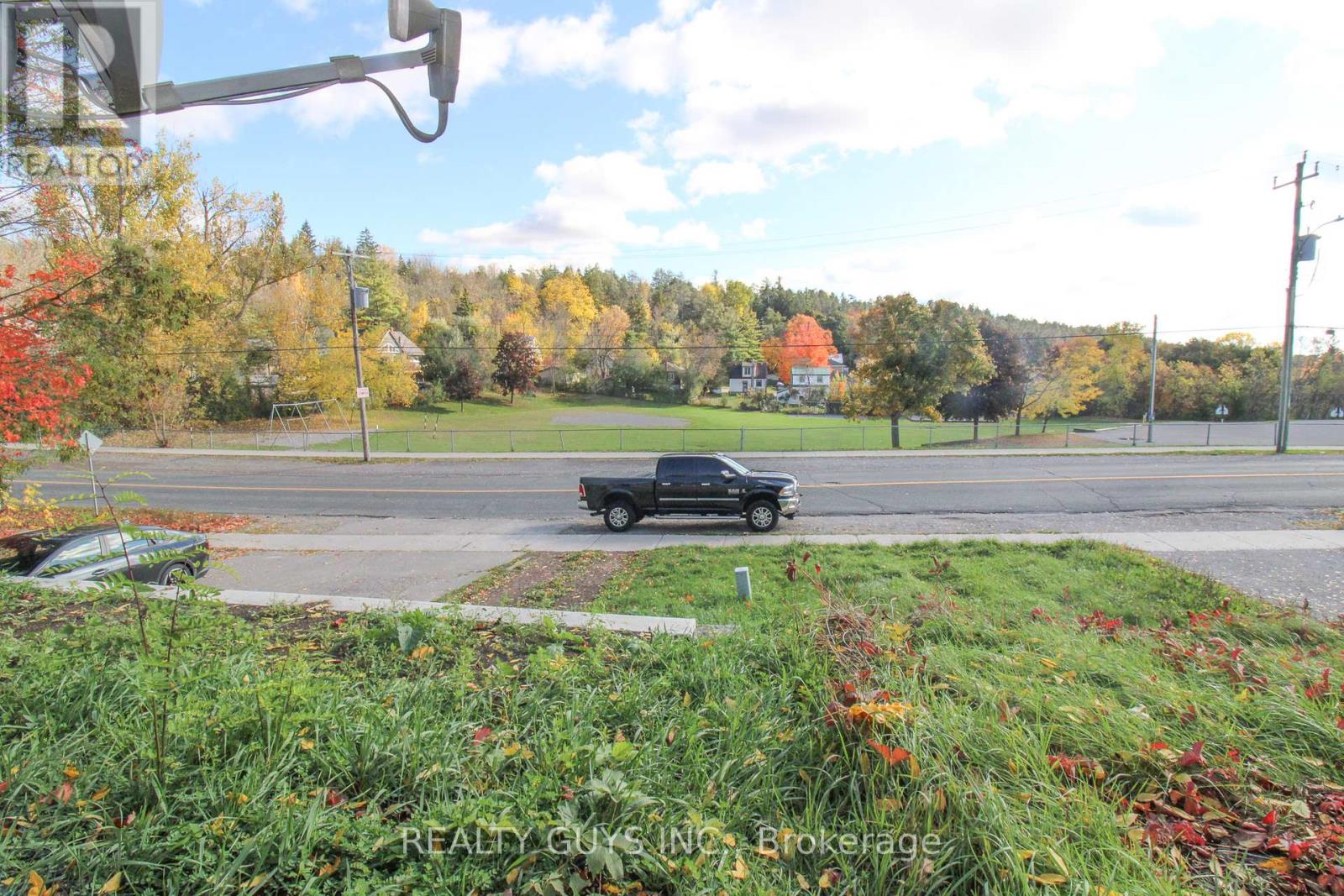 290 Mcfarlane Street, Peterborough, Ontario  K9H 1K4 - Photo 3 - X12476246