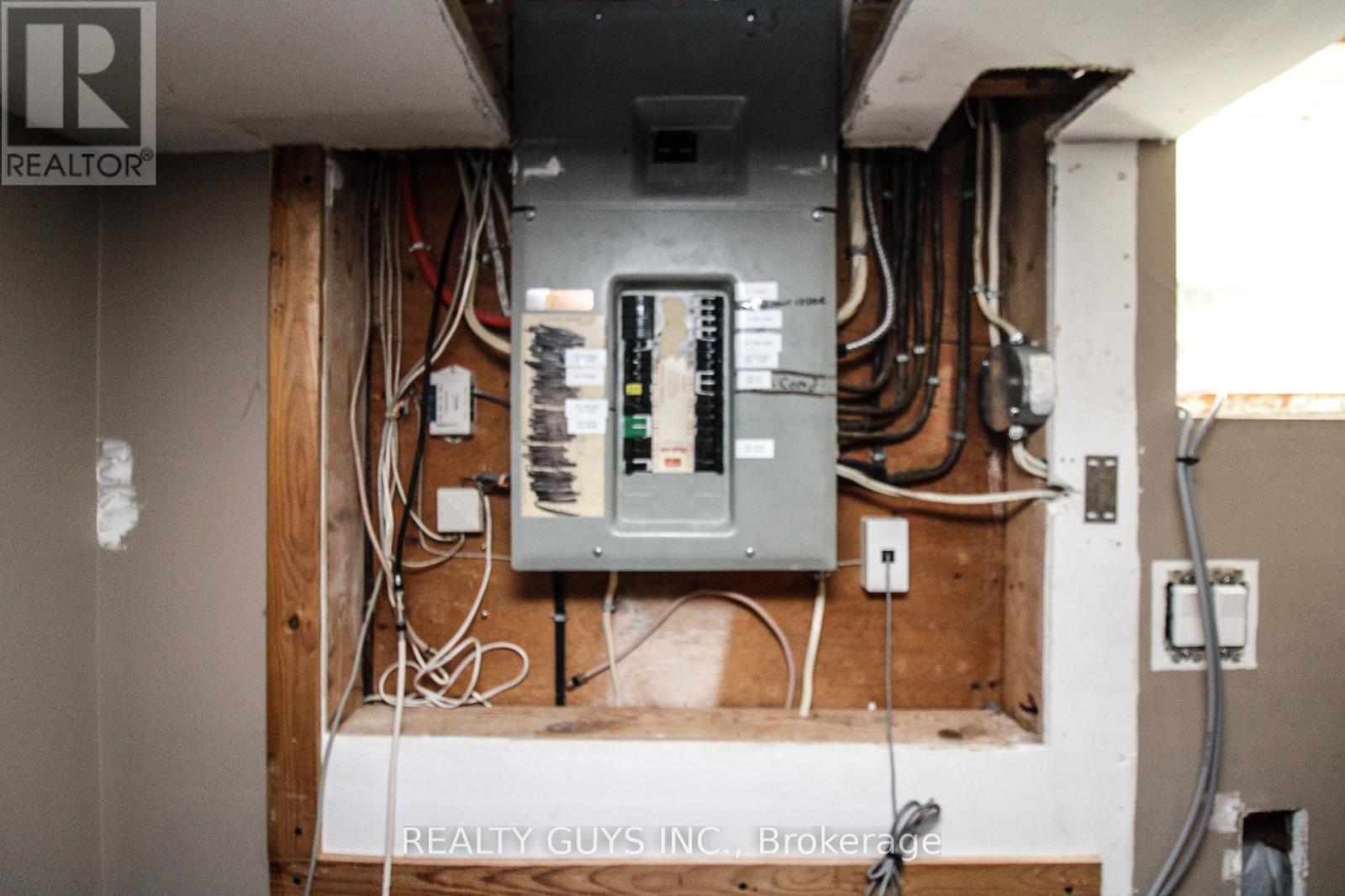 290 Mcfarlane Street, Peterborough, Ontario  K9H 1K4 - Photo 30 - X12476246