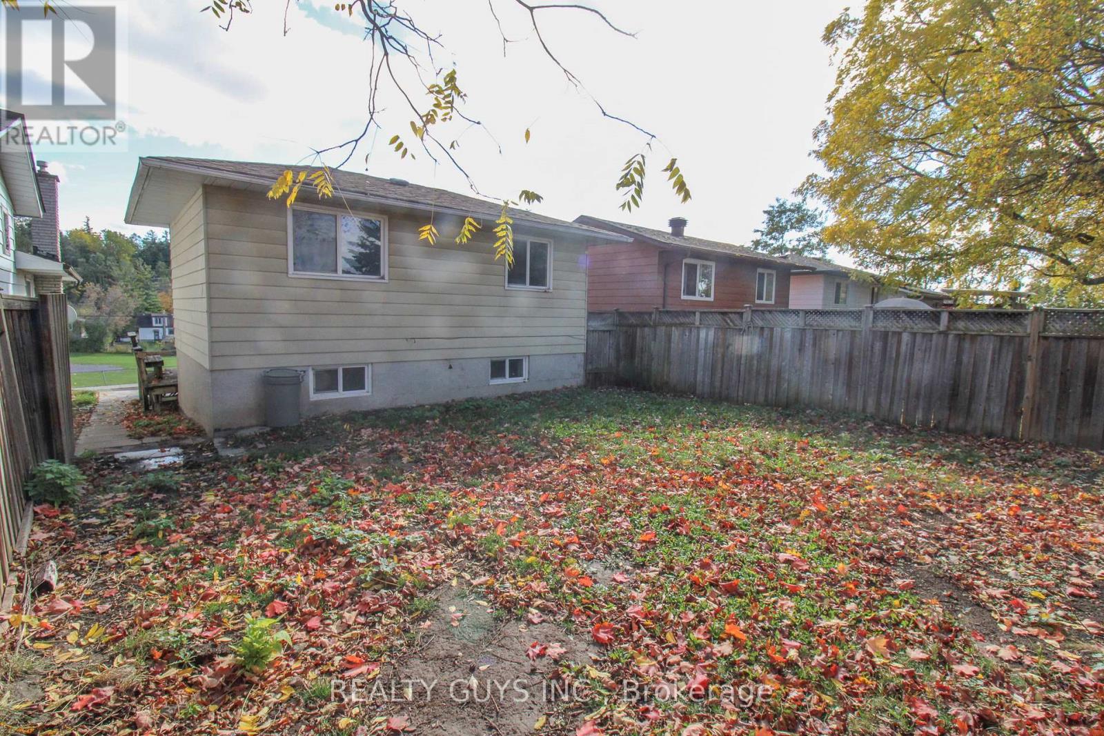 290 Mcfarlane Street, Peterborough, Ontario  K9H 1K4 - Photo 6 - X12476246