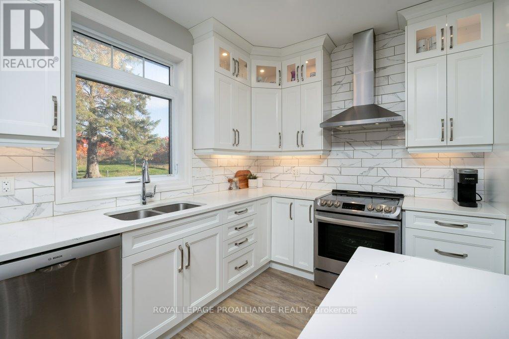 50 Stonegate Crescent, Quinte West, Ontario  K0K 2C0 - Photo 15 - X12476281