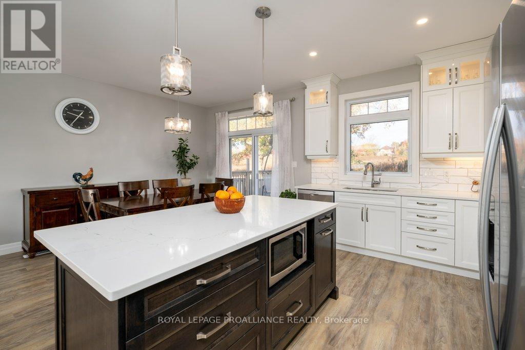 50 Stonegate Crescent, Quinte West, Ontario  K0K 2C0 - Photo 17 - X12476281