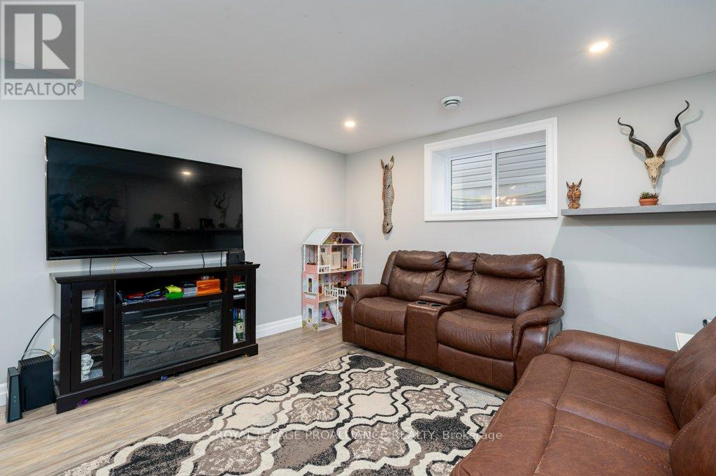 50 Stonegate Crescent, Quinte West, Ontario  K0K 2C0 - Photo 26 - X12476281