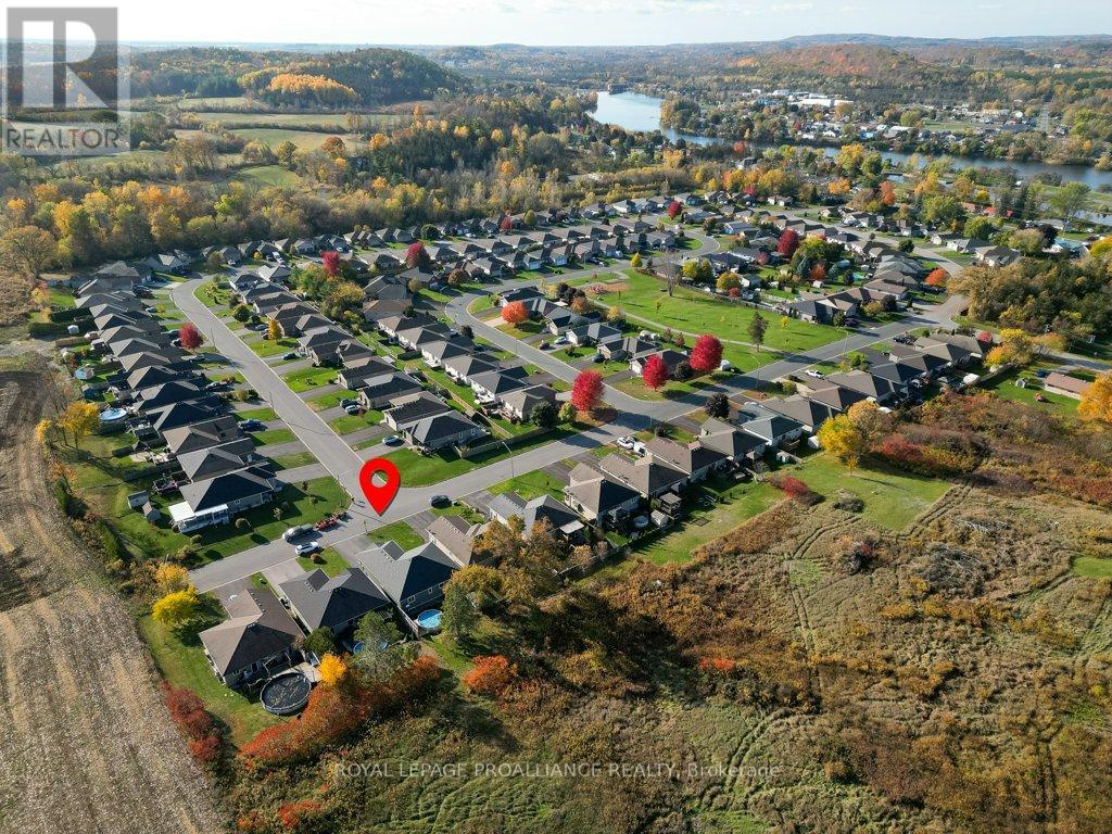 50 Stonegate Crescent, Quinte West, Ontario  K0K 2C0 - Photo 3 - X12476281