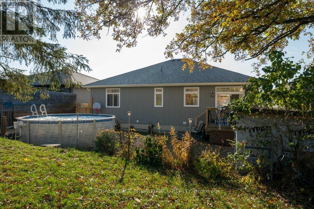 50 Stonegate Crescent, Quinte West, Ontario  K0K 2C0 - Photo 39 - X12476281