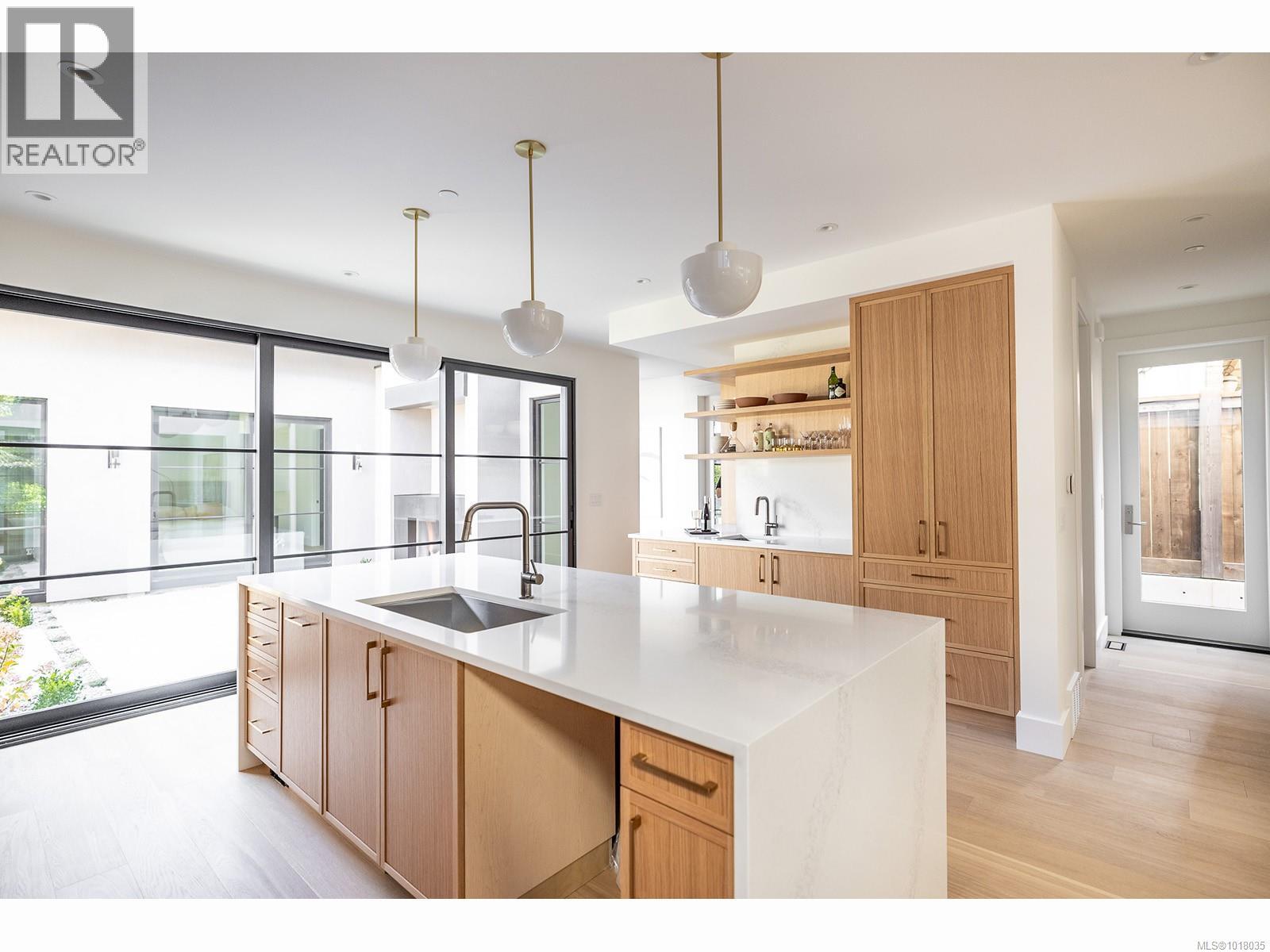 634 Hemlock St, Qualicum Beach, British Columbia  V9K 1H8 - Photo 12 - 1018035