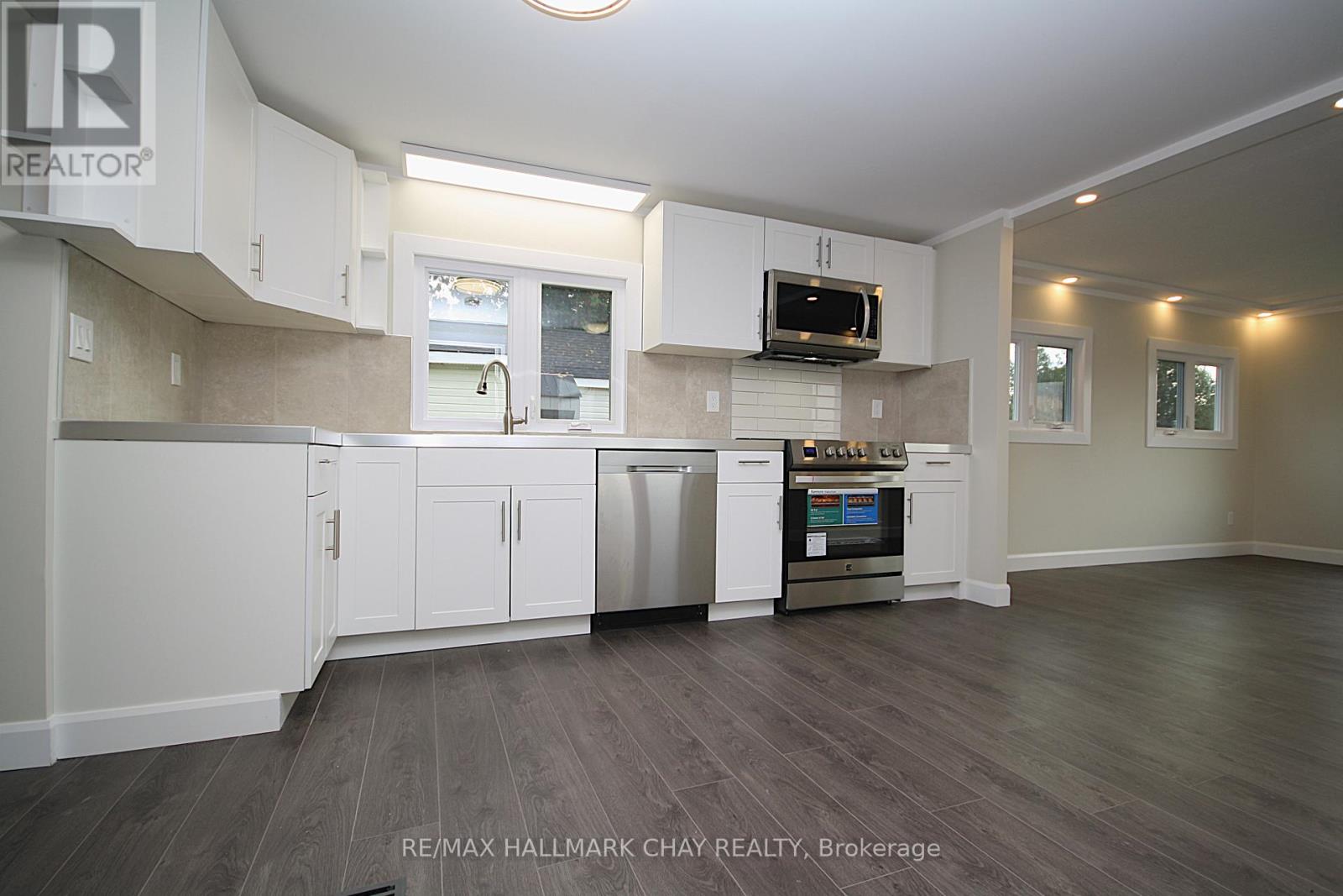 4064 Ash Crescent, Severn, Ontario  L3V 6H4 - Photo 11 - S12476012