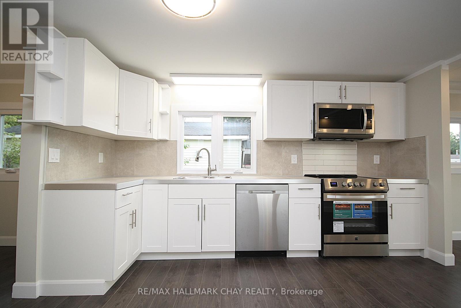 4064 Ash Crescent, Severn, Ontario  L3V 6H4 - Photo 12 - S12476012