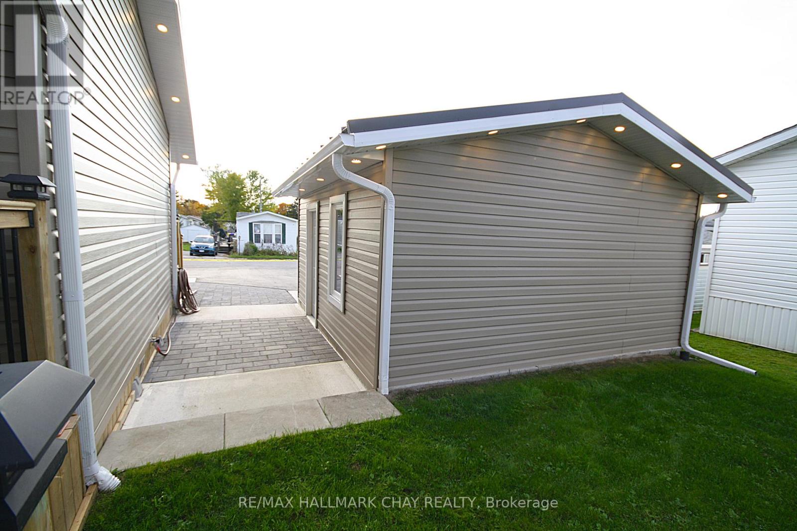 4064 Ash Crescent, Severn, Ontario  L3V 6H4 - Photo 30 - S12476012