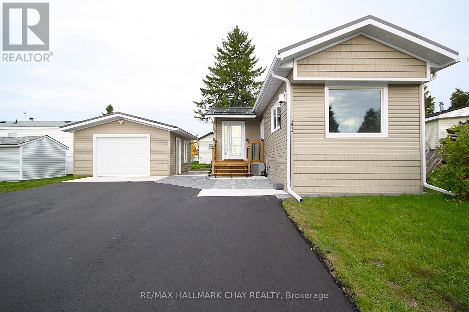4064 Ash Crescent, Severn, Ontario  L3V 6H4 - Photo 4 - S12476012