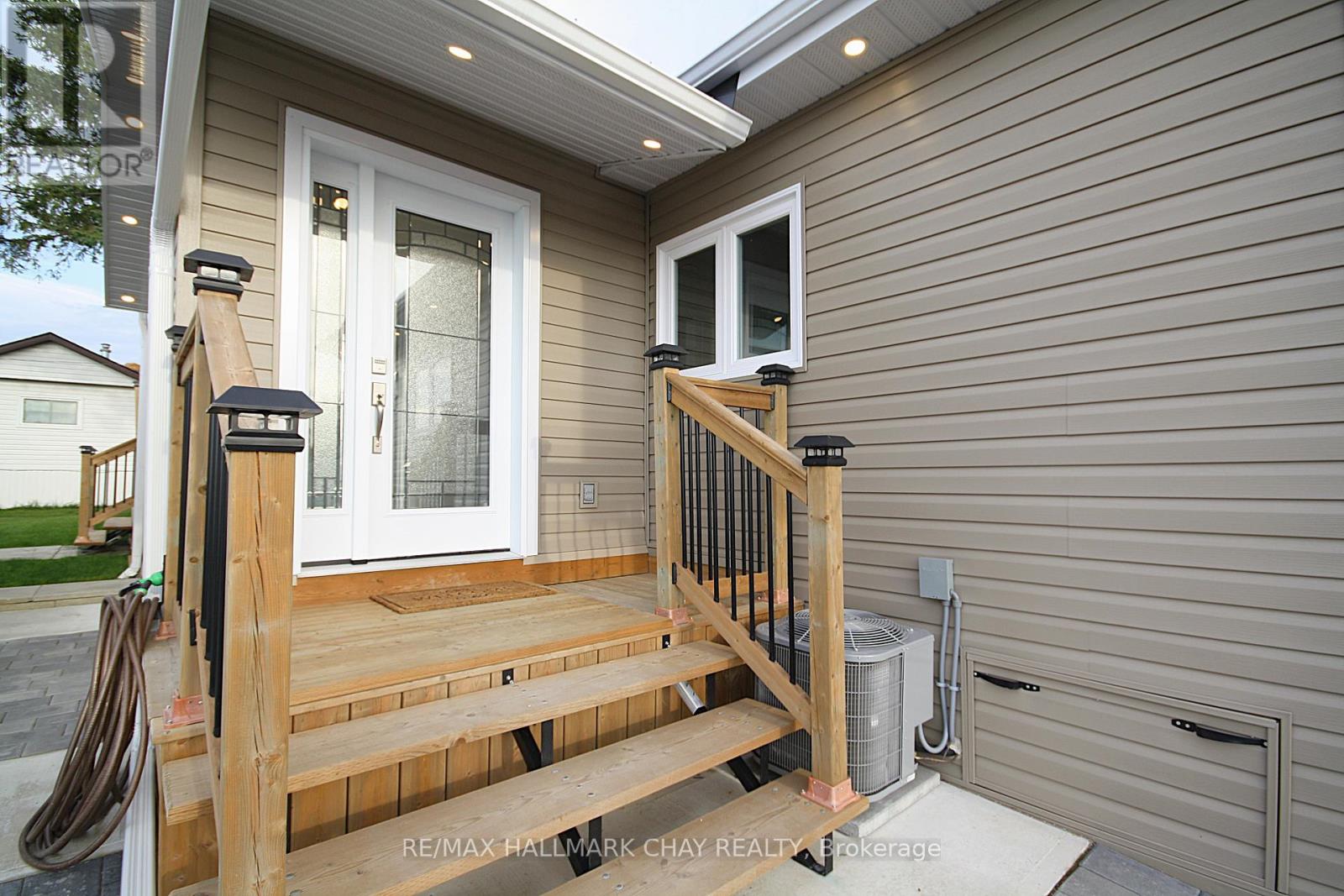 4064 Ash Crescent, Severn, Ontario  L3V 6H4 - Photo 9 - S12476012