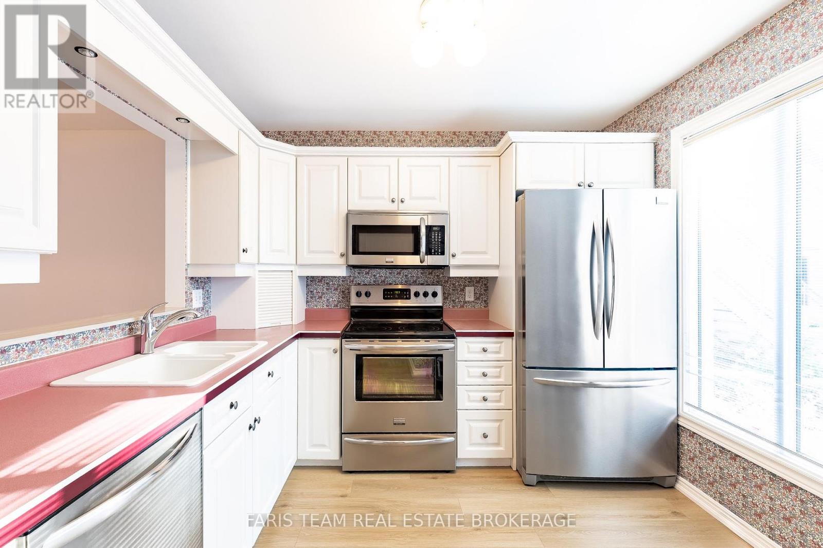 101 - 260 Cedarmere Road, Orillia, Ontario  L3V 7H1 - Photo 7 - S12476072