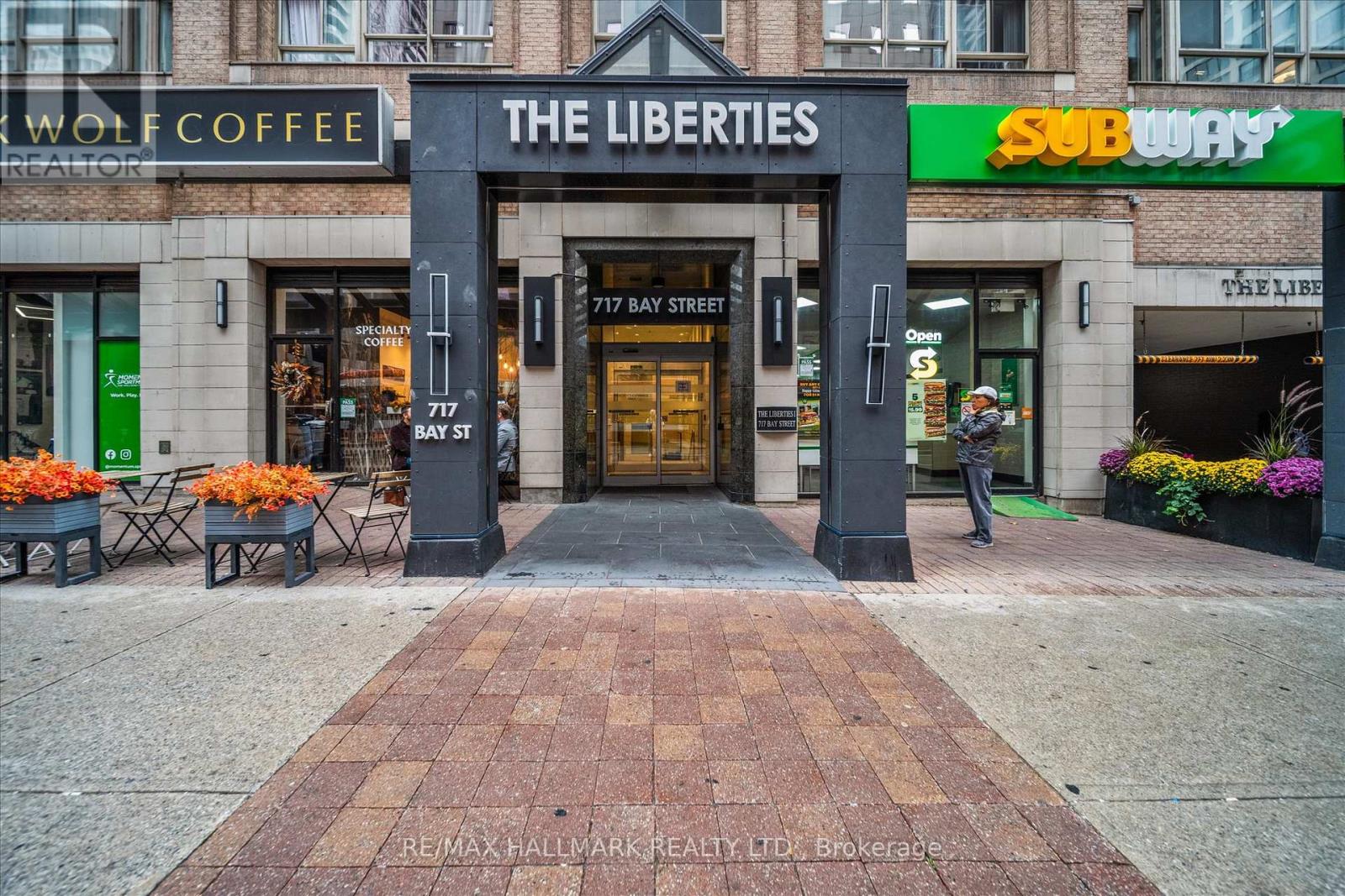 703 - 717 Bay Street, Toronto (Bay Street Corridor), Ontario  M5G 2J9 - Photo 2 - C12476160