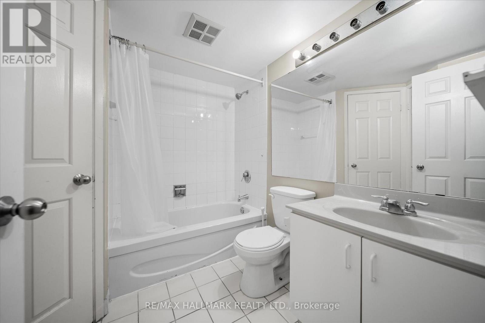 703 - 717 Bay Street, Toronto (Bay Street Corridor), Ontario  M5G 2J9 - Photo 26 - C12476160