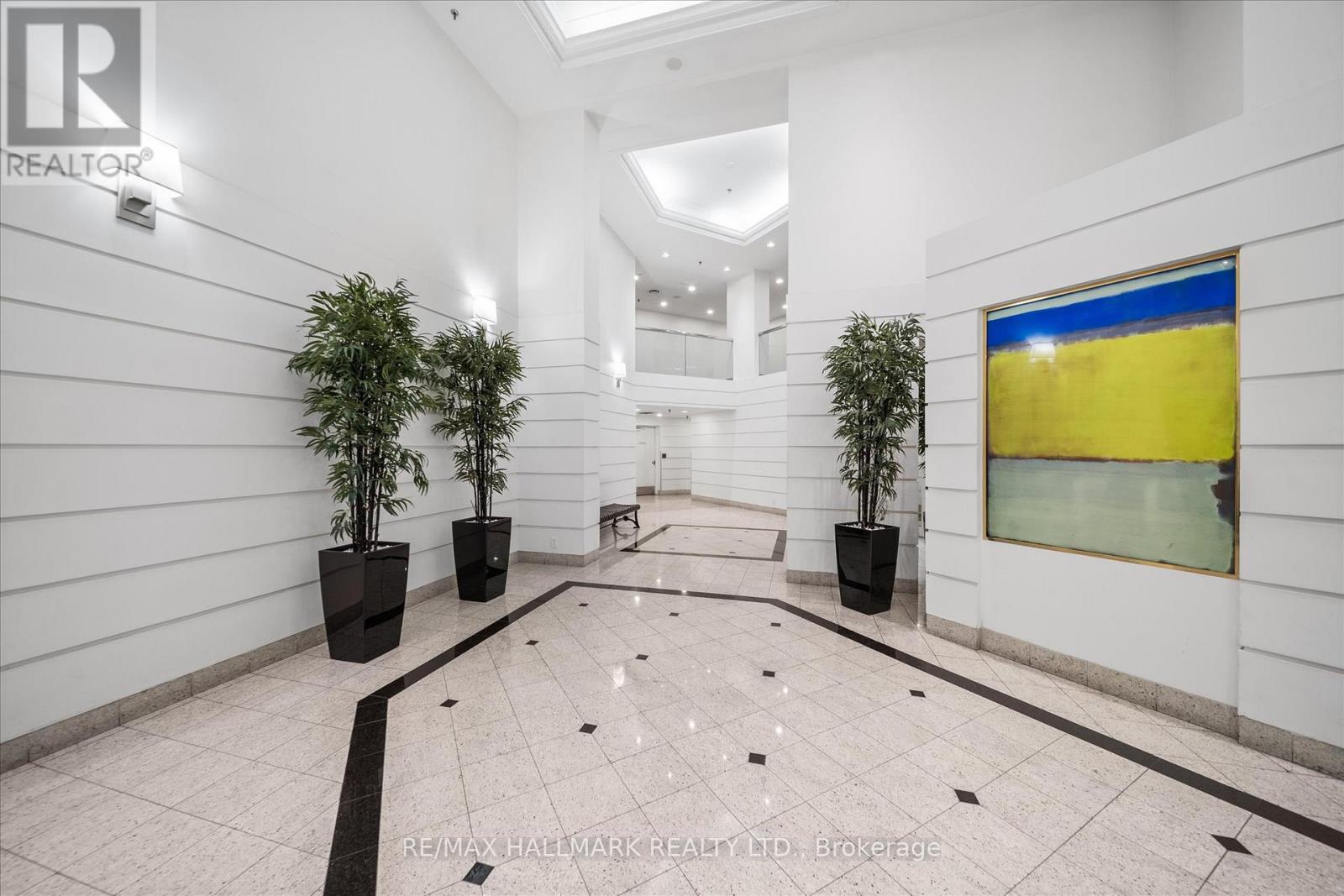 703 - 717 Bay Street, Toronto (Bay Street Corridor), Ontario  M5G 2J9 - Photo 6 - C12476160