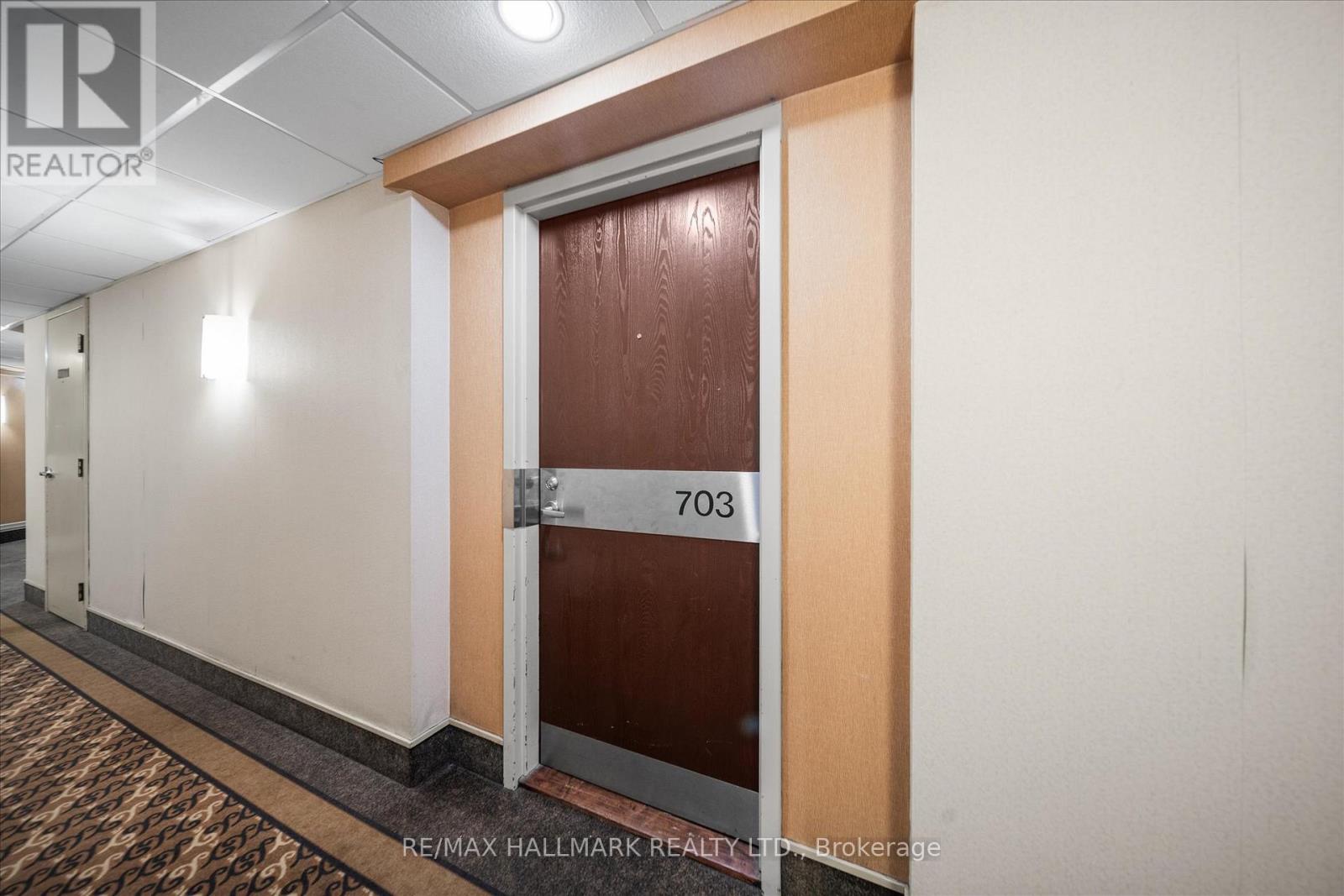 703 - 717 Bay Street, Toronto (Bay Street Corridor), Ontario  M5G 2J9 - Photo 9 - C12476160
