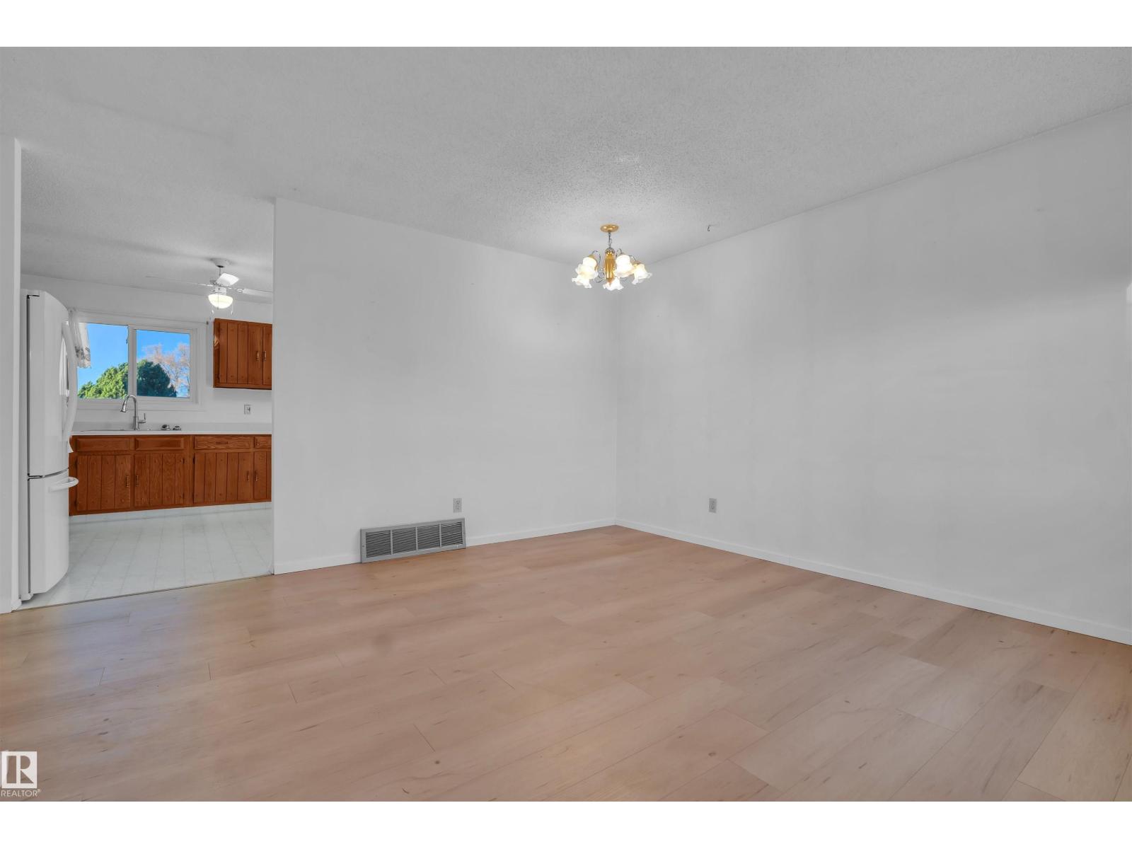 5118 17a Av Nw, Edmonton, Alberta  T6L 1A6 - Photo 10 - E4463054