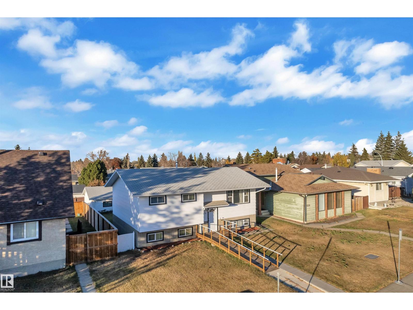5118 17a Av Nw, Edmonton, Alberta  T6L 1A6 - Photo 2 - E4463054