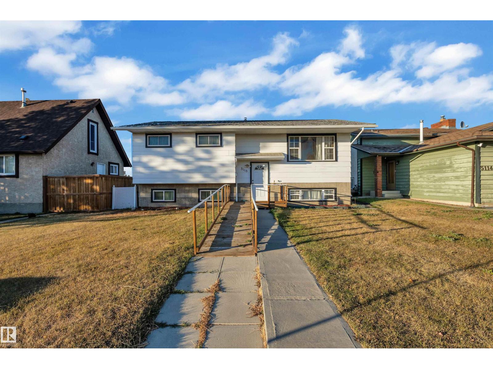 5118 17a Av Nw, Edmonton, Alberta  T6L 1A6 - Photo 4 - E4463054