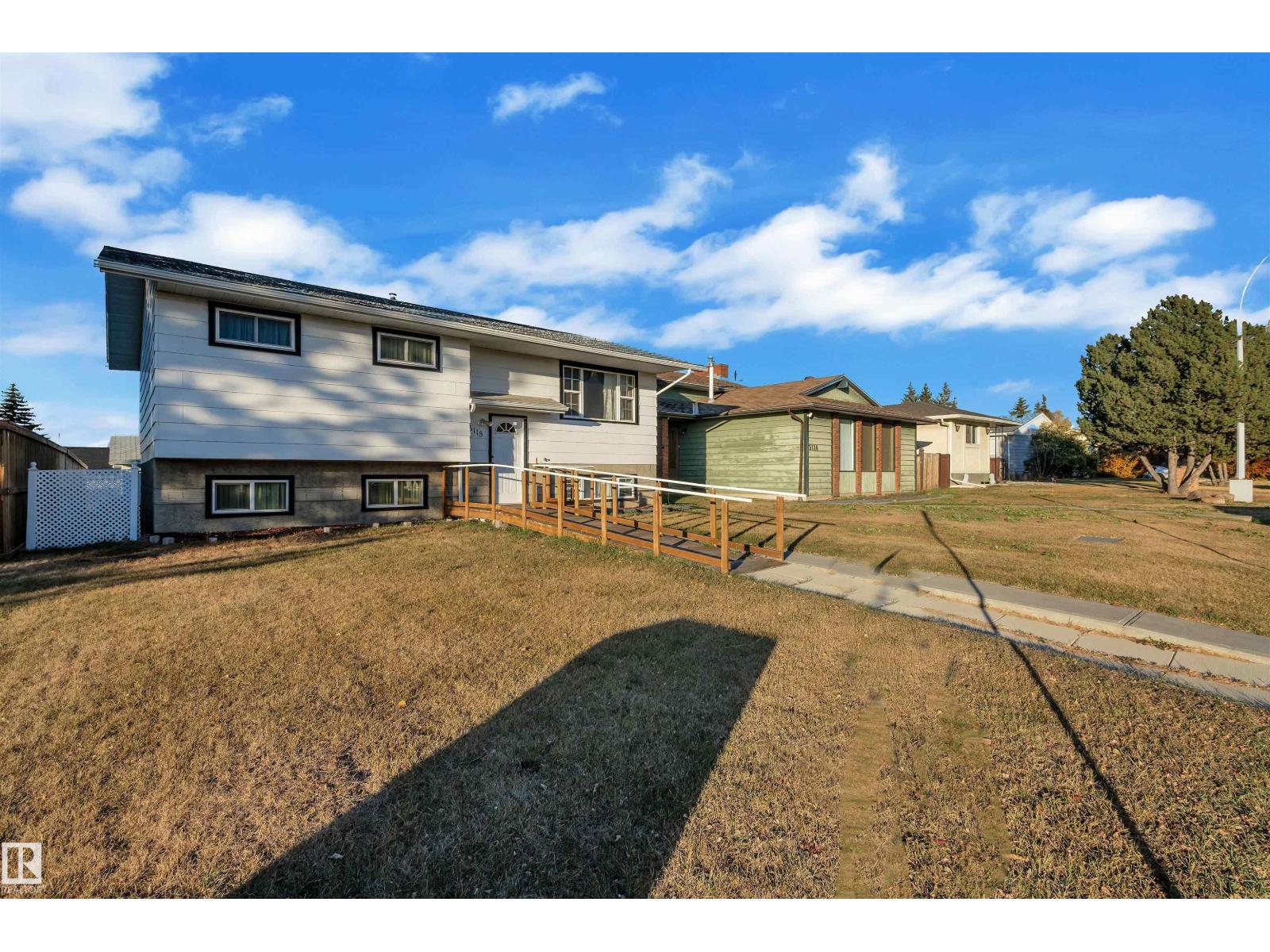 5118 17a Av Nw, Edmonton, Alberta  T6L 1A6 - Photo 5 - E4463054