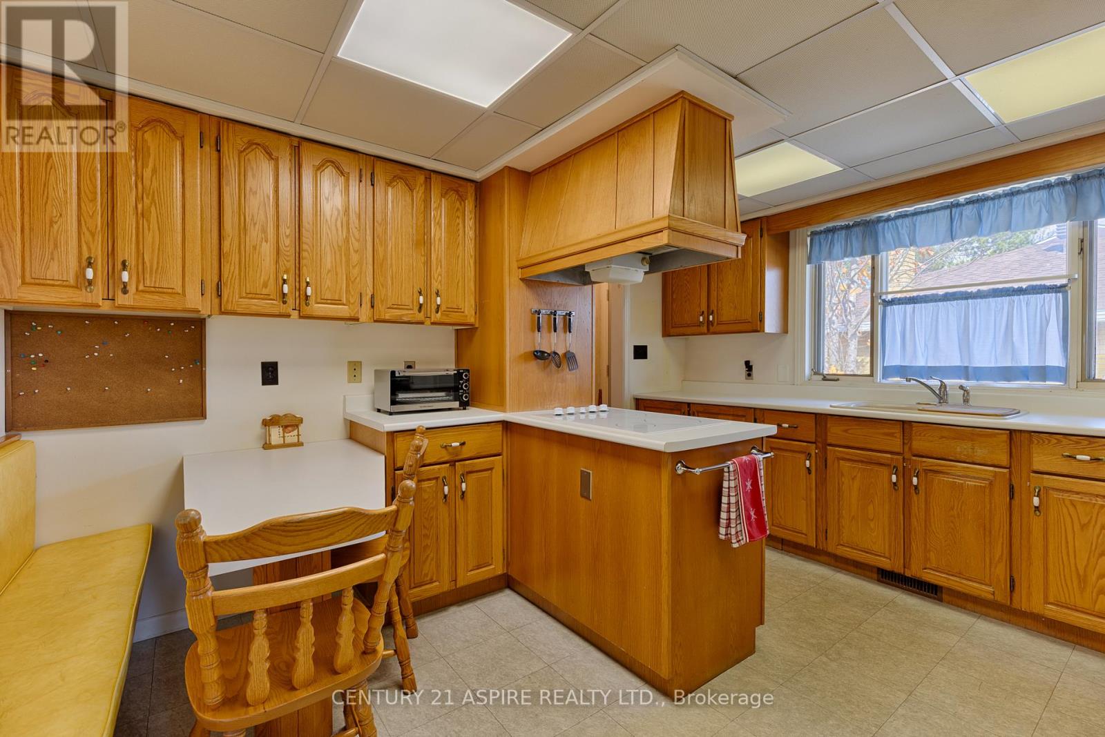 553 Champlain Street, Pembroke, Ontario  K8A 2W6 - Photo 16 - X12476275