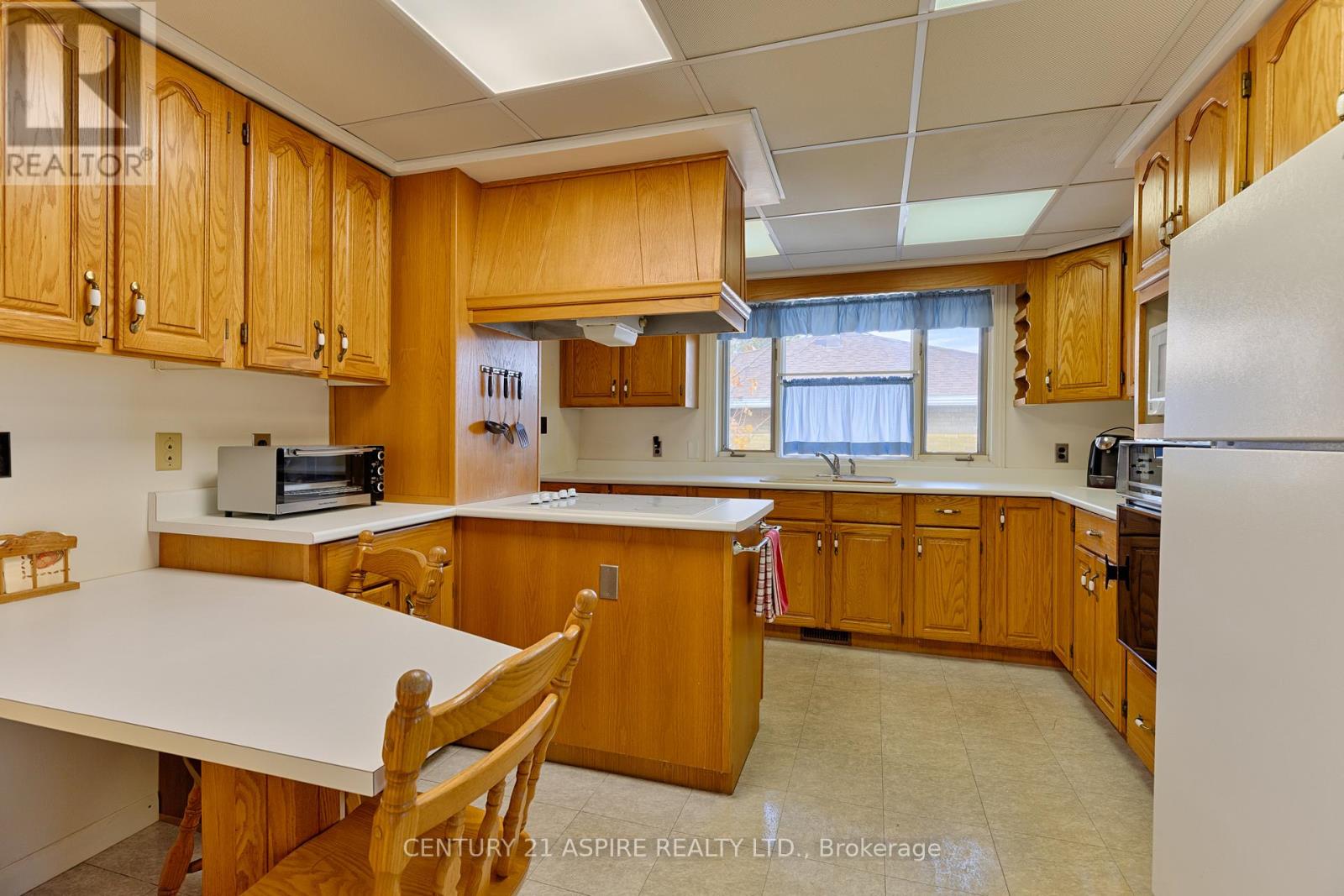 553 Champlain Street, Pembroke, Ontario  K8A 2W6 - Photo 17 - X12476275