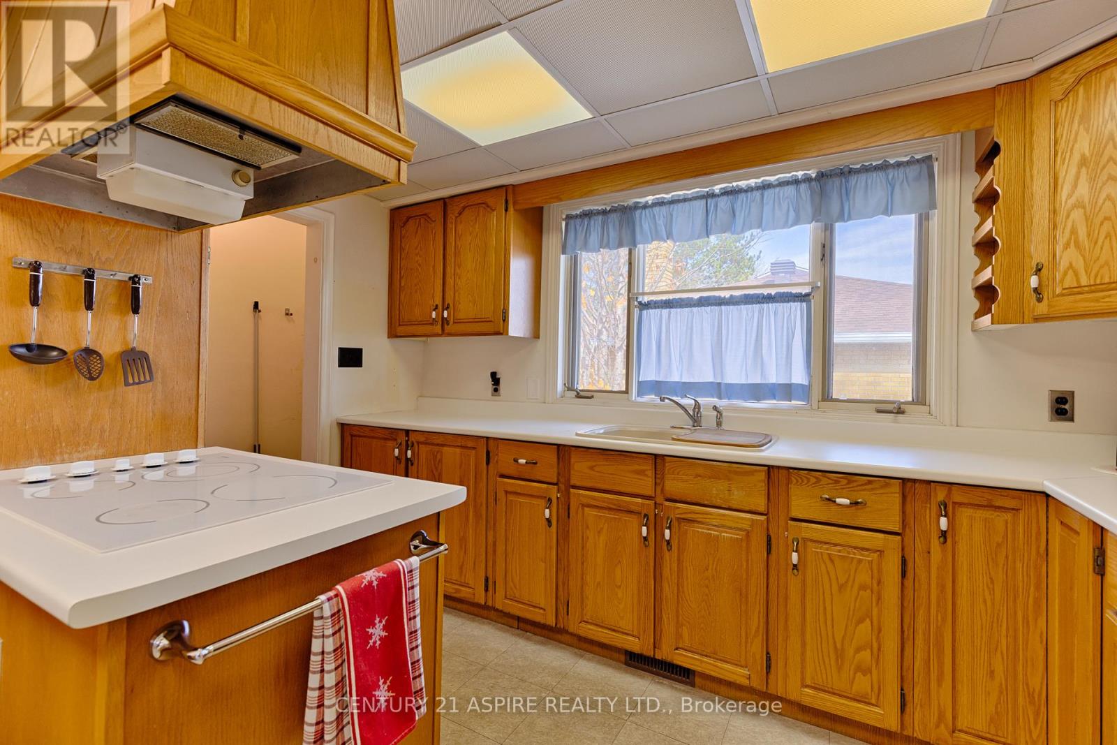 553 Champlain Street, Pembroke, Ontario  K8A 2W6 - Photo 18 - X12476275