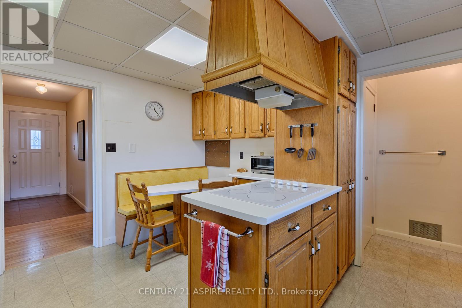 553 Champlain Street, Pembroke, Ontario  K8A 2W6 - Photo 20 - X12476275